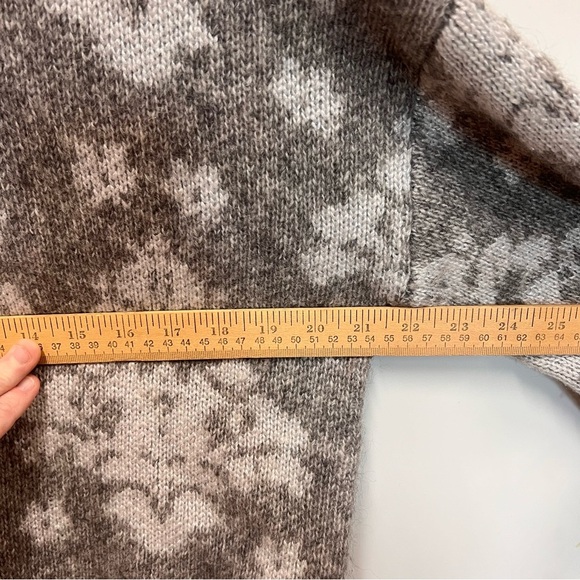 Lewit Jacquard Wool/Mohair Blend Sweater Size Medium - Picture 9 of 11